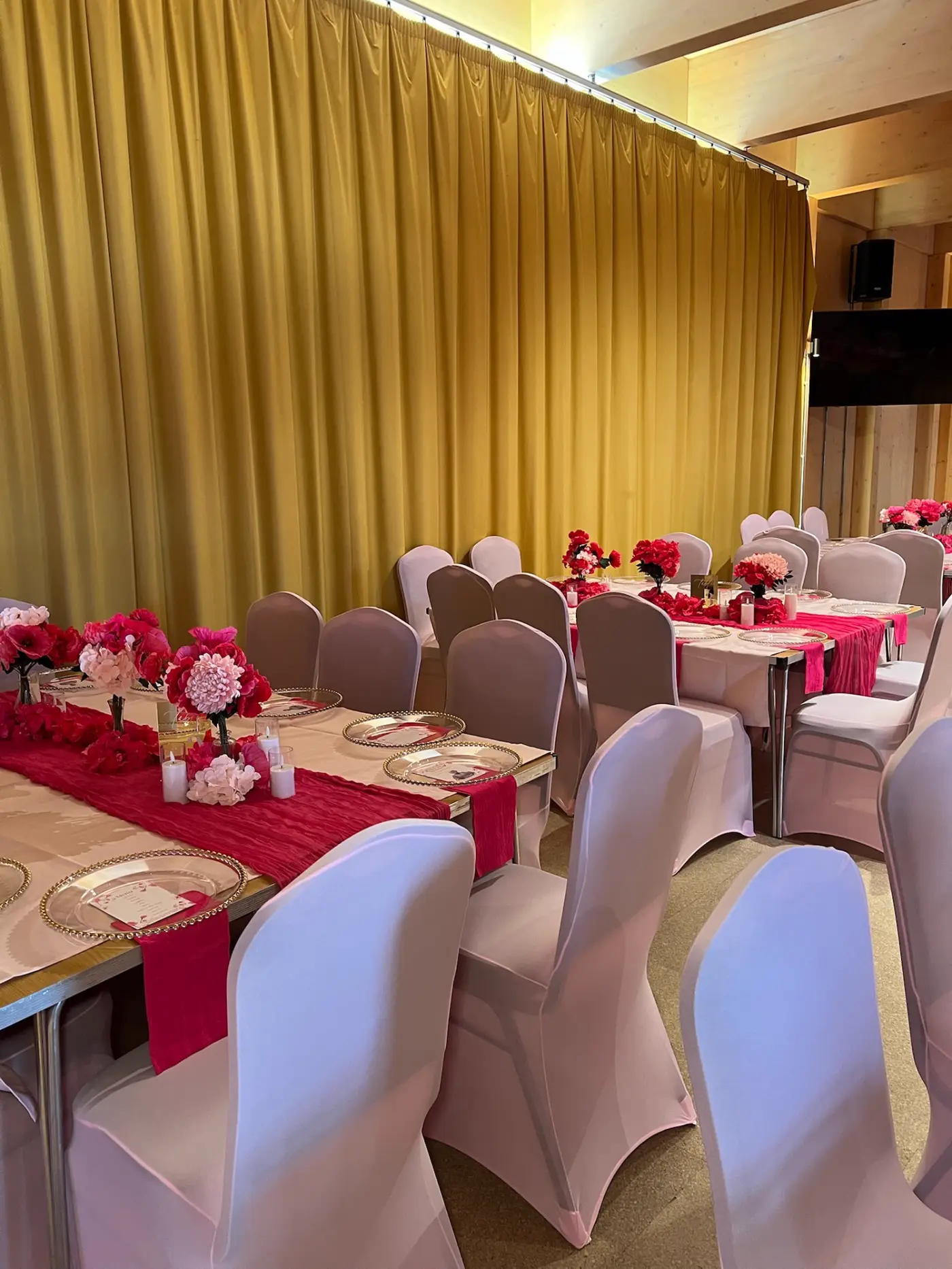 Bespoke menus and place names on the table