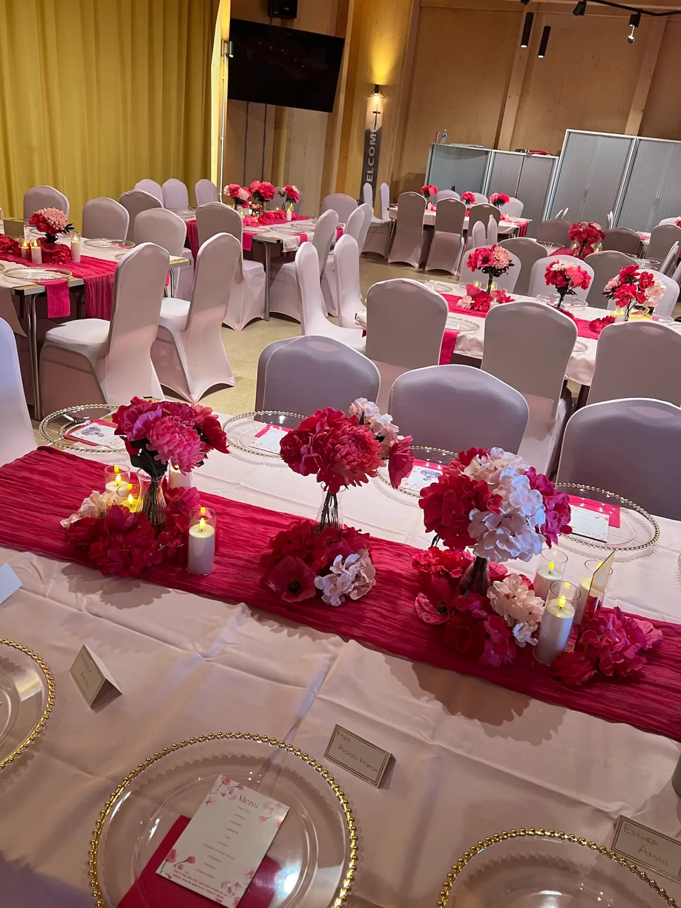 Gold-beaded charger plates and place settings